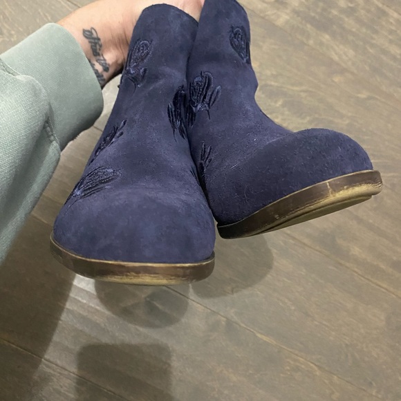 Lucky Brand Navy Blue Embroidered Basal Ankle Boots - Picture 11 of 12